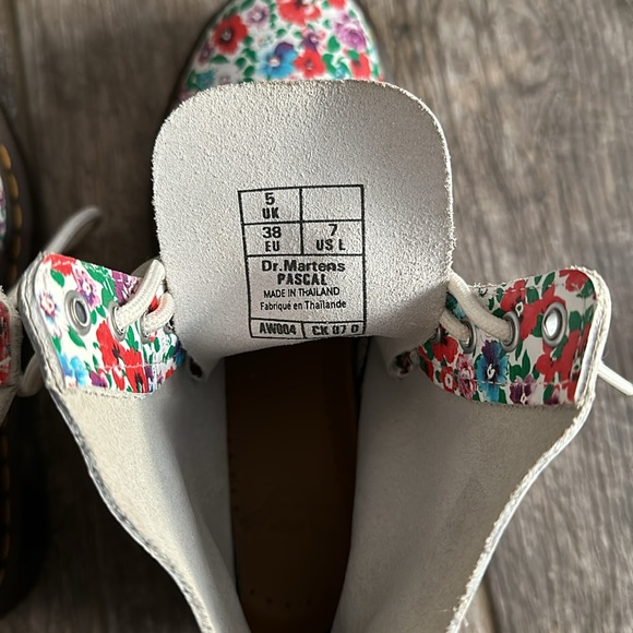 Dr Martens Pascal floral boots - Picture 6 of 9